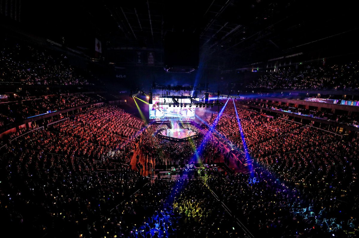 StateFarmArena's tweet photo. Chasing That Feeling from last Wednesday🪩💗

@TXT_bighit | 05.29.24 https://t.co/ytrsf2tzXP