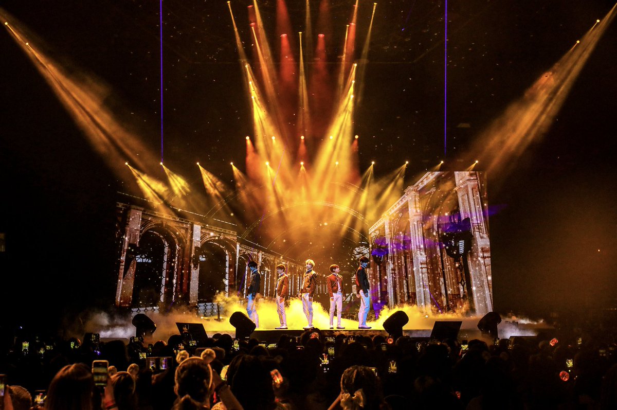 StateFarmArena's tweet photo. Chasing That Feeling from last Wednesday🪩💗

@TXT_bighit | 05.29.24 https://t.co/ytrsf2tzXP