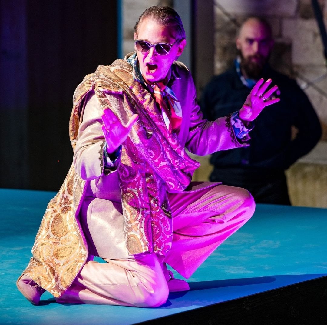 iestyncounter's tweet photo. How was your day at the office, Dear? Oh fairly standard; the usual dramas, but it all worked out in the end.
Missing my new friends @B_V_O_F @tomcreed1980 #opera #handel #cesare #notremotelycamp #operasingersofinstagram https://t.co/ZEKFchQWwe