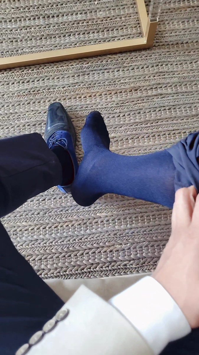 SuitAndSocks's tweet photo. https://t.co/g2PS3iqCuJ https://t.co/jzYIGa3yi1