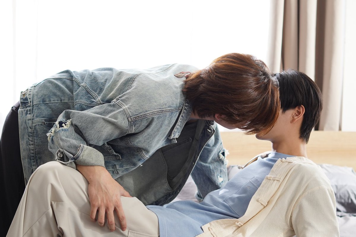 WeAreSeriesTH's tweet photo. หายใจไม่ทั่วท้อง ทางนี้ขอยาดละลายไหลลงท่อได้เลยค่ะ บาย 🫠🫠

#WeAreSeriesEP10
@ppnaravit @phuwintang https://t.co/PllI9Tmjh1