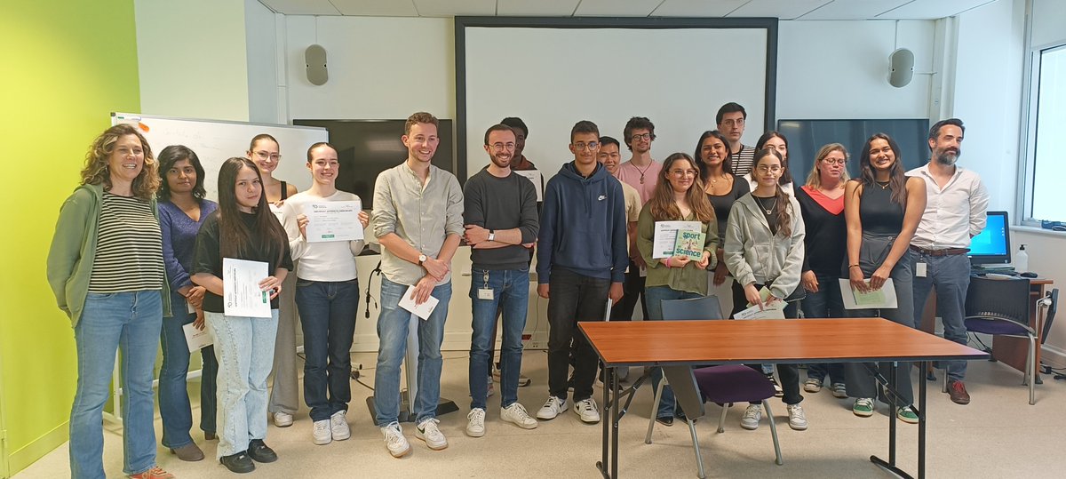 ArbreDC's tweet photo. Bravo aux #ApprentisChercheurs du @parcc_inserm qui ont présenté les projets de recherche menés en laboratoire tout au long de l'année. Une belle découverte de la recherche en immersion ! https://t.co/S6hSMrSHAZ