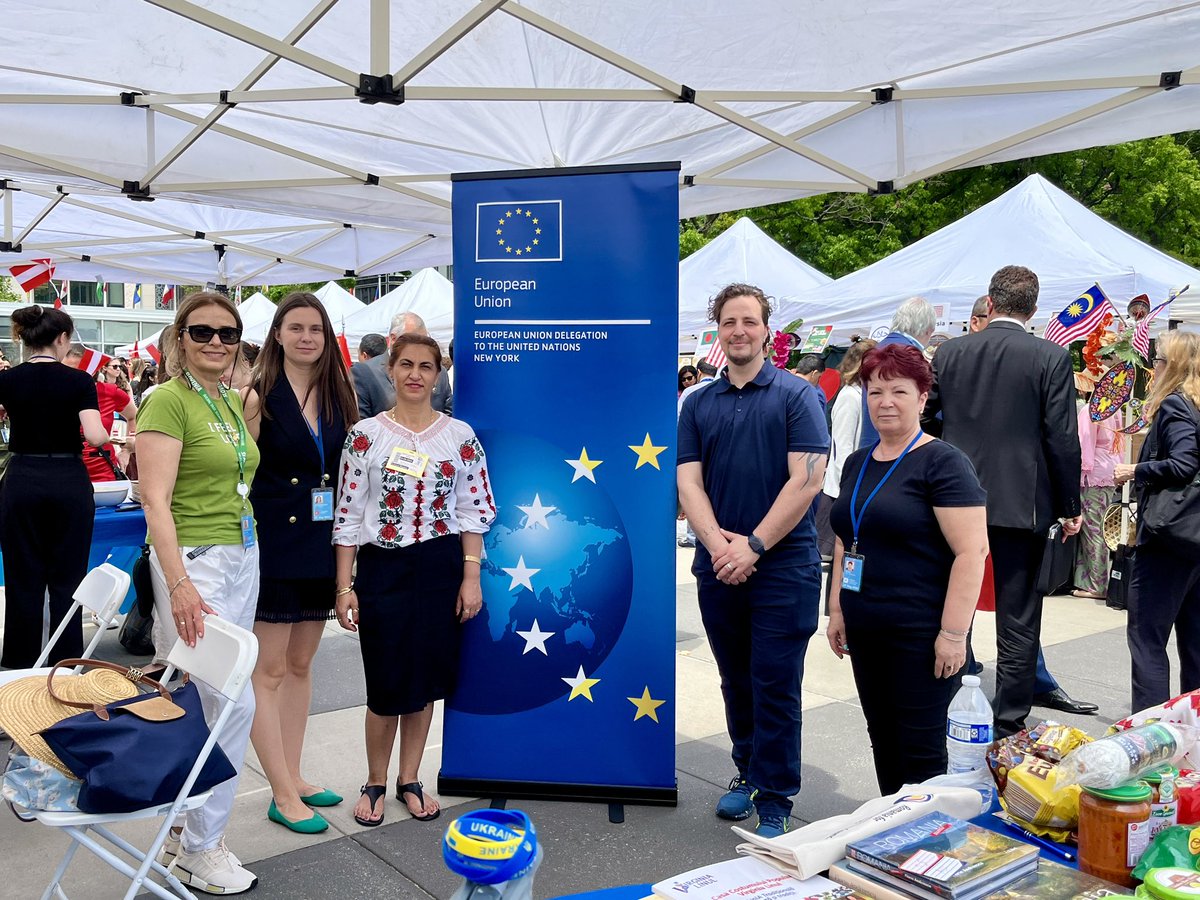 EUatUN's tweet photo. The annual #UNBazaar, organized by the 🇺🇳Spouses Club, is a special moment of solidarity & friendship amongst UN members.
Thanks to everyone for making our 🇪🇺EU family booth a success! This year event proceeds will benefit those in Gaza, Ukraine, South Sudan & @UNICEF in Africa. https://t.co/dpu7qU9Nkw