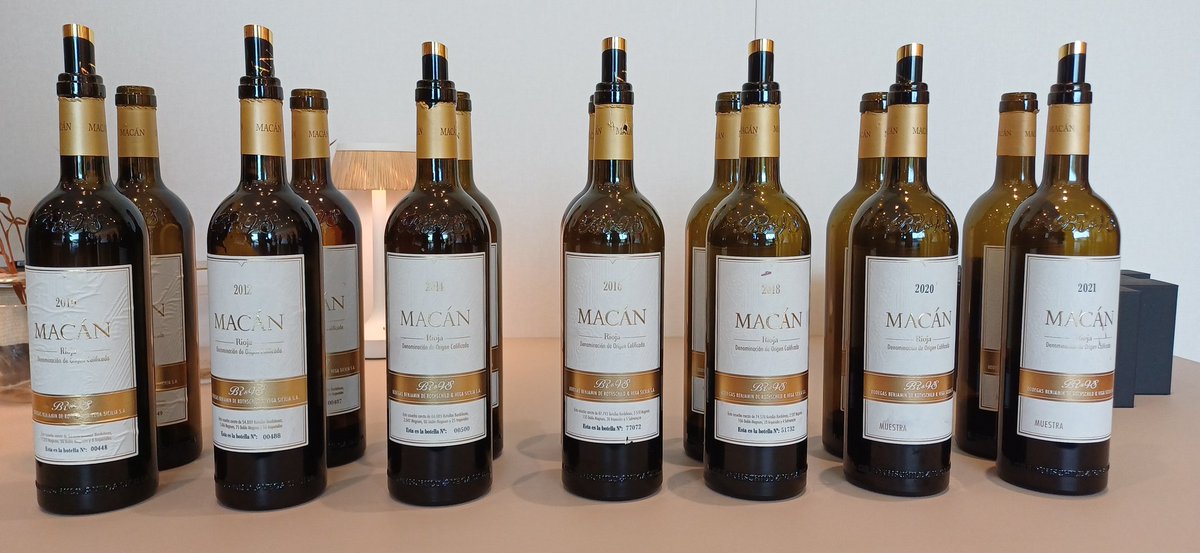 Mi_Vino's tweet photo. #Macán, la bodega de @TVegaSicilia en @RiojaWine_ES, cumple 15 años. Un bonito aniversario para celebrar la consolidación de un proyecto centrado en la viña y en la gestión de la diversidad riojana. Felicidades!🥳🎂🍇 https://t.co/euvlAAmKvm