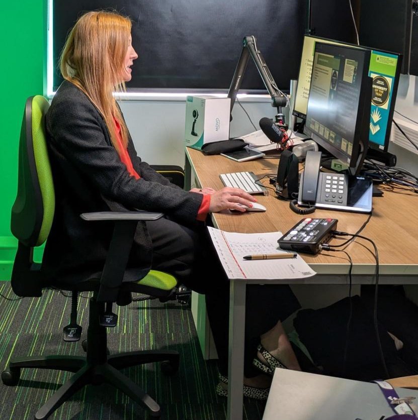 SununiBio's tweet photo. For all those who listened and watched today's  UoS / IBMS webinar on Innovations in undergraduate Biomedical Science training. This was it looked like behind the scenes  ! #wearesun #ibms #Apprenticeships https://t.co/gUC1DYKXcG