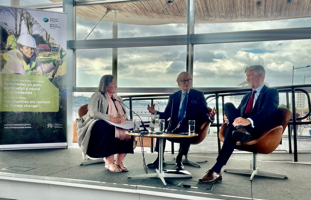 NatResWales's tweet photo. I ddathlu #DiwrnodAmgylcheddyByd, croesawyd llu o bartneriaid i’r Senedd i drafod sut allwn fynd i’r afael â’r argyfyngau hinsawdd a natur, y gwaith da sy’n mynd ymlaen ar draws Cymru, a sut y gallwn gydweithio i gyrraedd #SeroNet a gwrthdroi'r dirywiad mewn bioamrywiaeth.🌱🌍 🦋 https://t.co/9vFCer86at