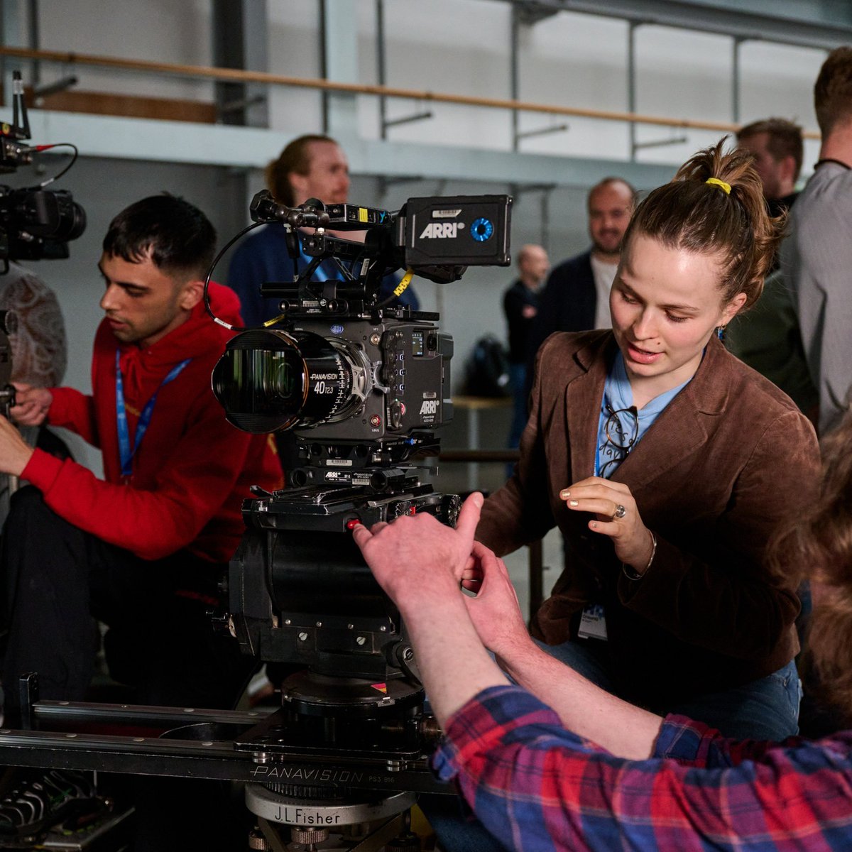 WBCrewHQUK's tweet photo. Weβre proud to facilitate world-class training from industry leaders π₯
Last week our trainees had an exclusive masterclass from panavisionofficial, teaching valuable camera skills from general operation to focus pulling.
#WeAreCrewHQ #ConnectLearnProgress #FilmSchool https://t.co/gpQTN6VhLs