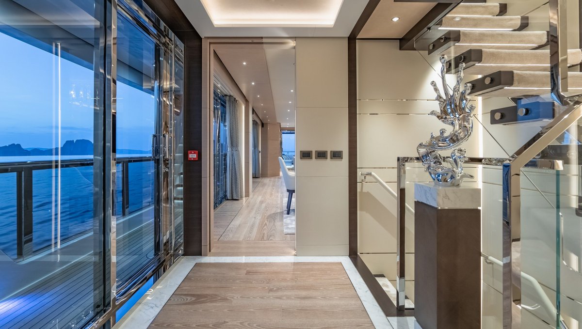 BurgessYachts's tweet photo. Featuring a light-filled interior and numerous entertainment spaces. 🤩

Discover more about the beautifully designed 42.2m (138.5ft) SONG OF SONGS. 

https://t.co/wsPMAajRYD https://t.co/S8S8TqXXlV