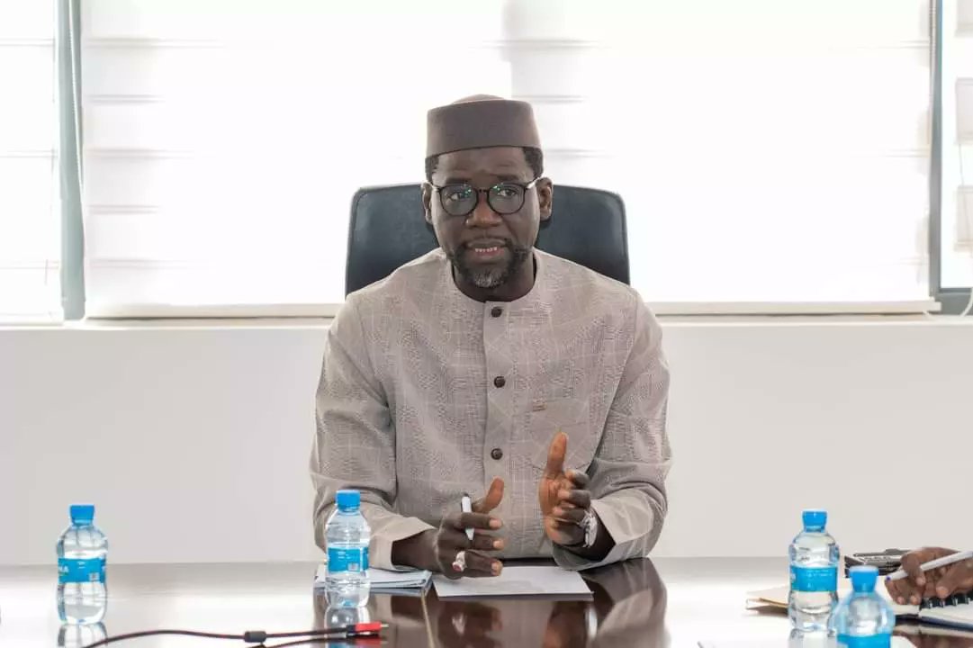 PapyPuncho's tweet photo. @DrAliouneDione a reçu une délégation du Ministère de l'Agriculture et de l'Élevage du Niger, cette rencontre s'inscrit dans le cadre de la volonté du nouveau gouvernement de renforcer la coopération sud-sud pour une intégration africaine solide et perenne.
#MMESS
#Lebambeyois https://t.co/OhUeEEF4At