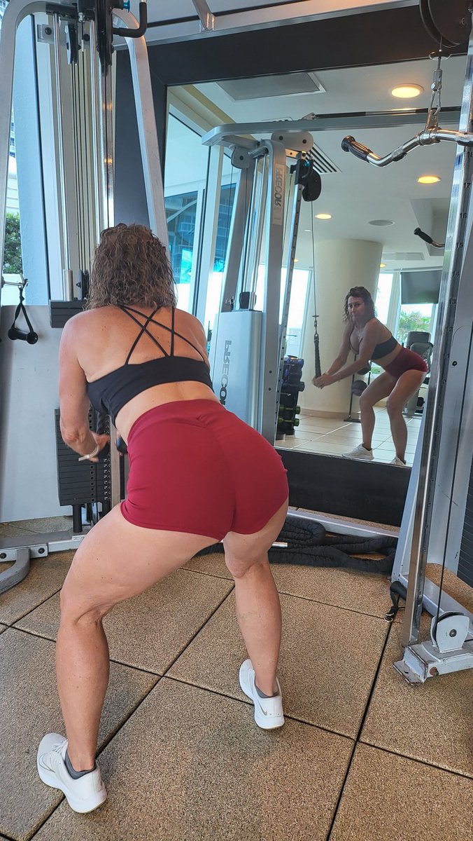 RebaFitness's tweet photo. Happy hump day. Stay fit. Stay healthy. Stay strong. What's your favorite form of exercise? #fitover50 #fitat60 #maturefit https://t.co/JyfVSmhCak