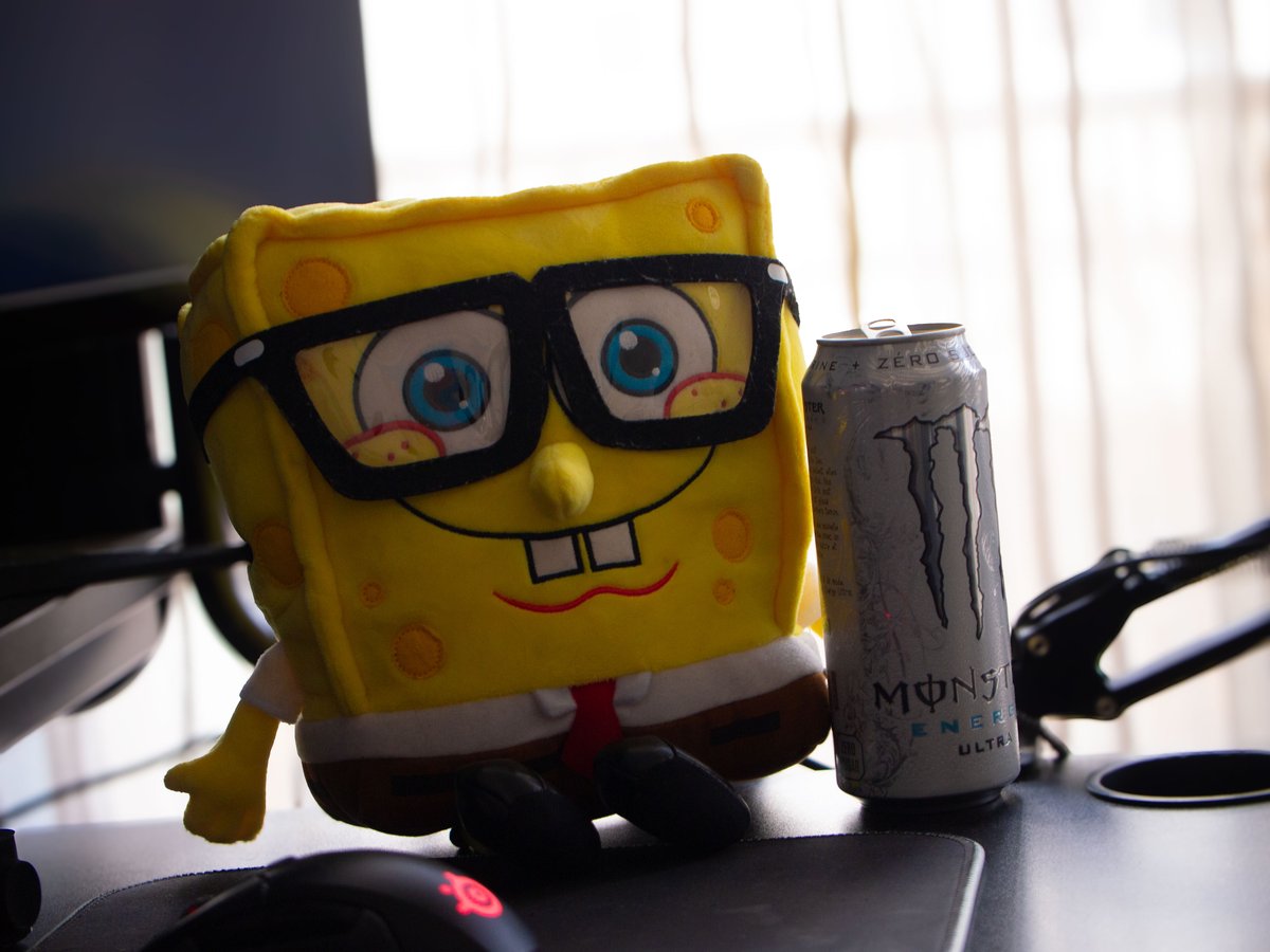 Mathioussee's tweet image. i got mentally ill and did a monster can photoshoot