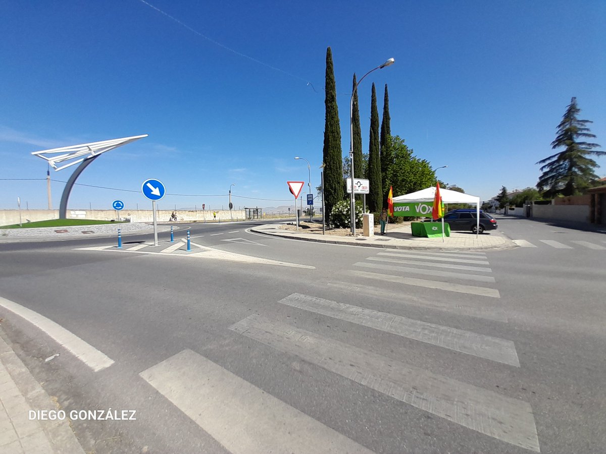 VoxAlhendin's tweet image. ⛺‼️HOY EN LA #URB. #LOSLLANOS‼️✌️

❗️SEGUIMOS CON LAS MESAS ℹ️INFO DE VOX ALHENDÍN‼️

✅ Hoy nuestro Portavoz, @diegodggonzalez ,junto con El Equipo de @VoxAlhendin y la Concejal de @VoxGojar ,Otilia Alarcón, en La Urb. Los Llanos .

 #NosVanAOir 📢🇪🇸

¡Seguimos Avanzando!💪🏻🇪🇸