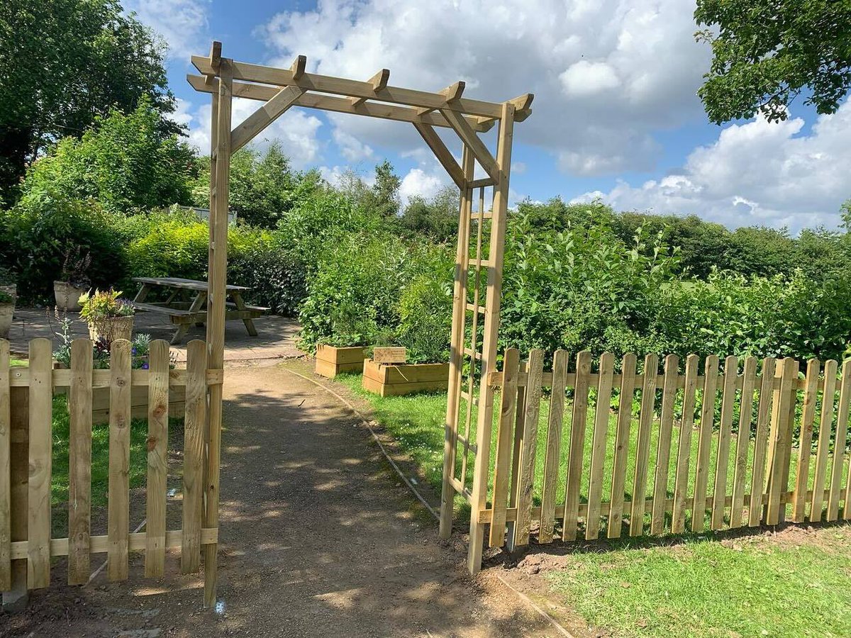 Look at the entrance to our sensory garden! A huge thank you to Becky and Lindsey from @ltl_news for all of their hard work today. 

#MWCPCARE #MWCPCelebrate #MySchoolMyPlanet instagr.am/p/C71nHlWMiuI/