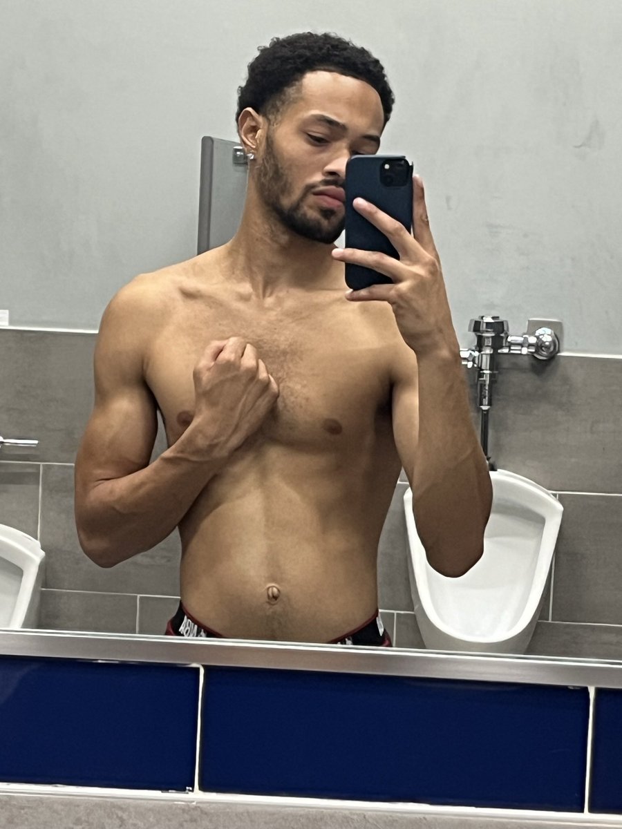 JConsciouss's tweet photo. 10 months of pure consistency, Definitely stronger than I was yesterday 🤓🙏 https://t.co/SRnLy3TcTa