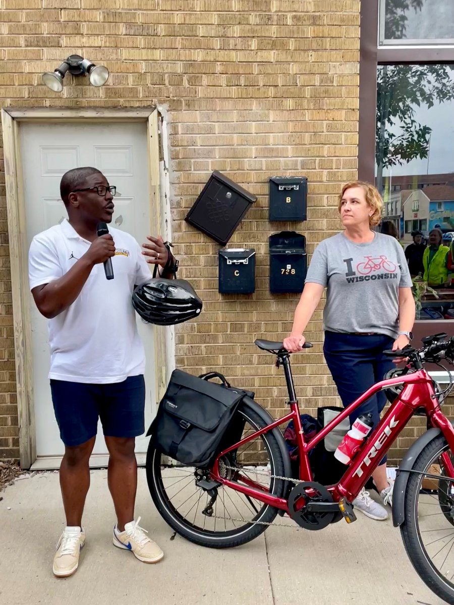 DavidCrowleyWI's tweet photo. It was a great evening with @BikeFed & residents as we rode down in the city for #NationalBikeWeek! Getting your family outdoors helps impact wellbeing and overall health.
I hope to see you at more of my Healthy County Challenge events this summer! ⤵️
https://t.co/7RAFrPDc3w https://t.co/xGWsZGmfw1