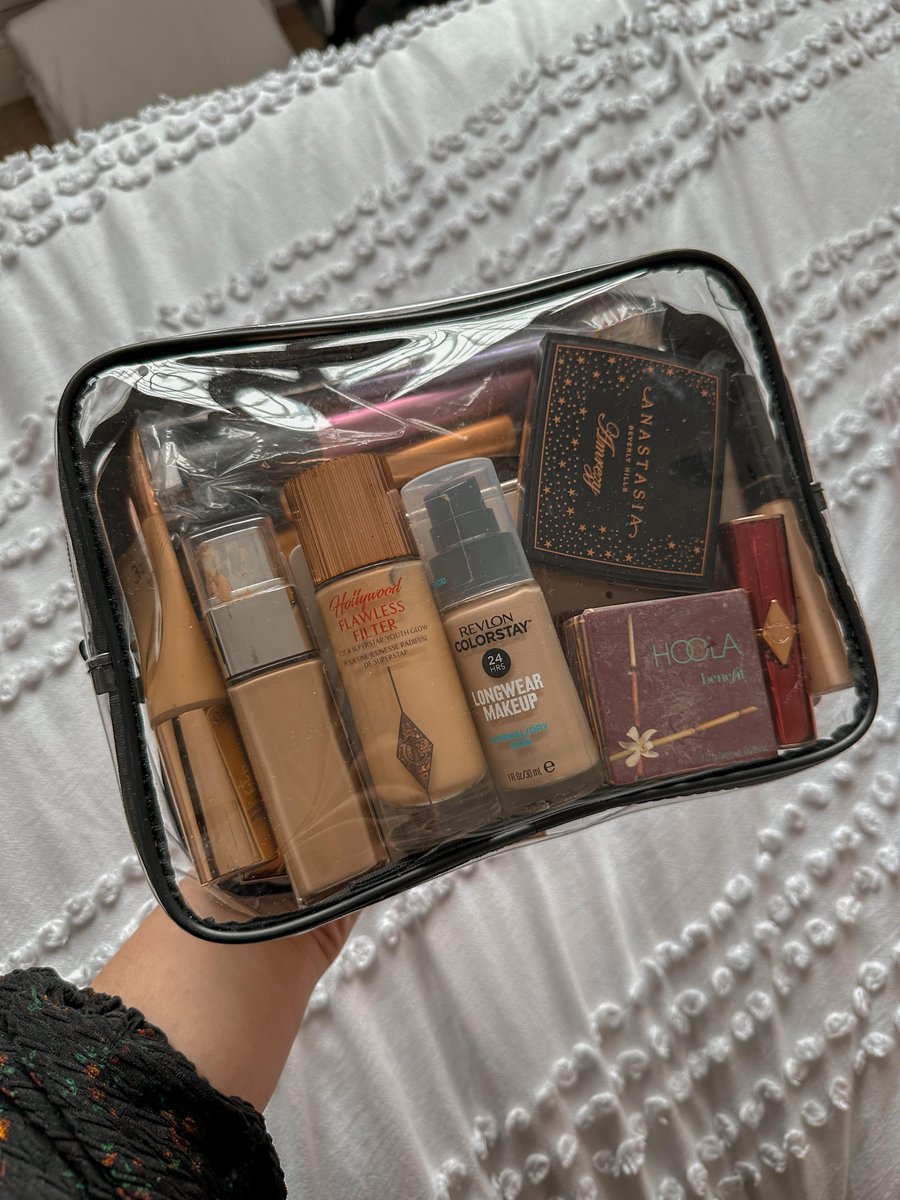hanxmorris's tweet photo. What's in My Travel Beauty Bag?

https://t.co/7pTOC24bN5

#BloggersHutRT #bbloggers #bblogrt #theclqrt
@BloggersHut
@BloggersTribe
@fashbeautylife
@_TeamBlogger https://t.co/Zf6dKlwCji