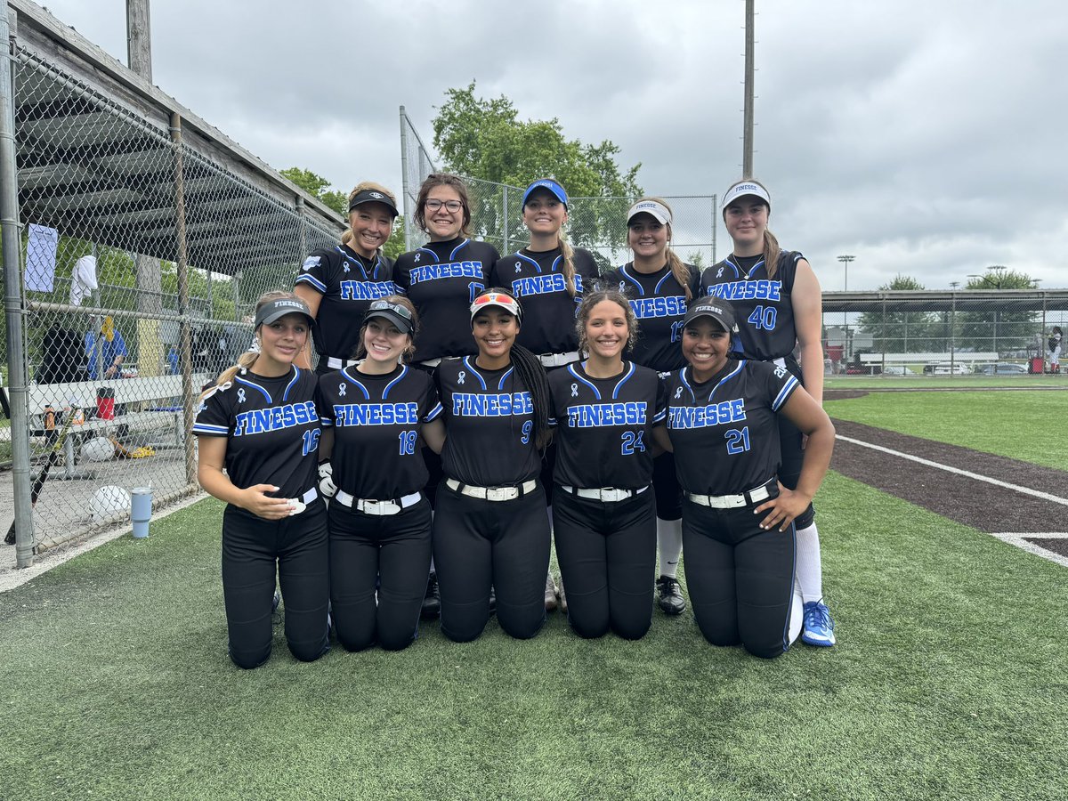 sidneystreet17's tweet photo. Great way to start off the season with winning the championship at Cap City Showcase, so excited be back down at berliner for Lasers Showcase this weekend! 
@RiverValleyAD @DubC_CoachMeg https://t.co/xuQg9svkrU