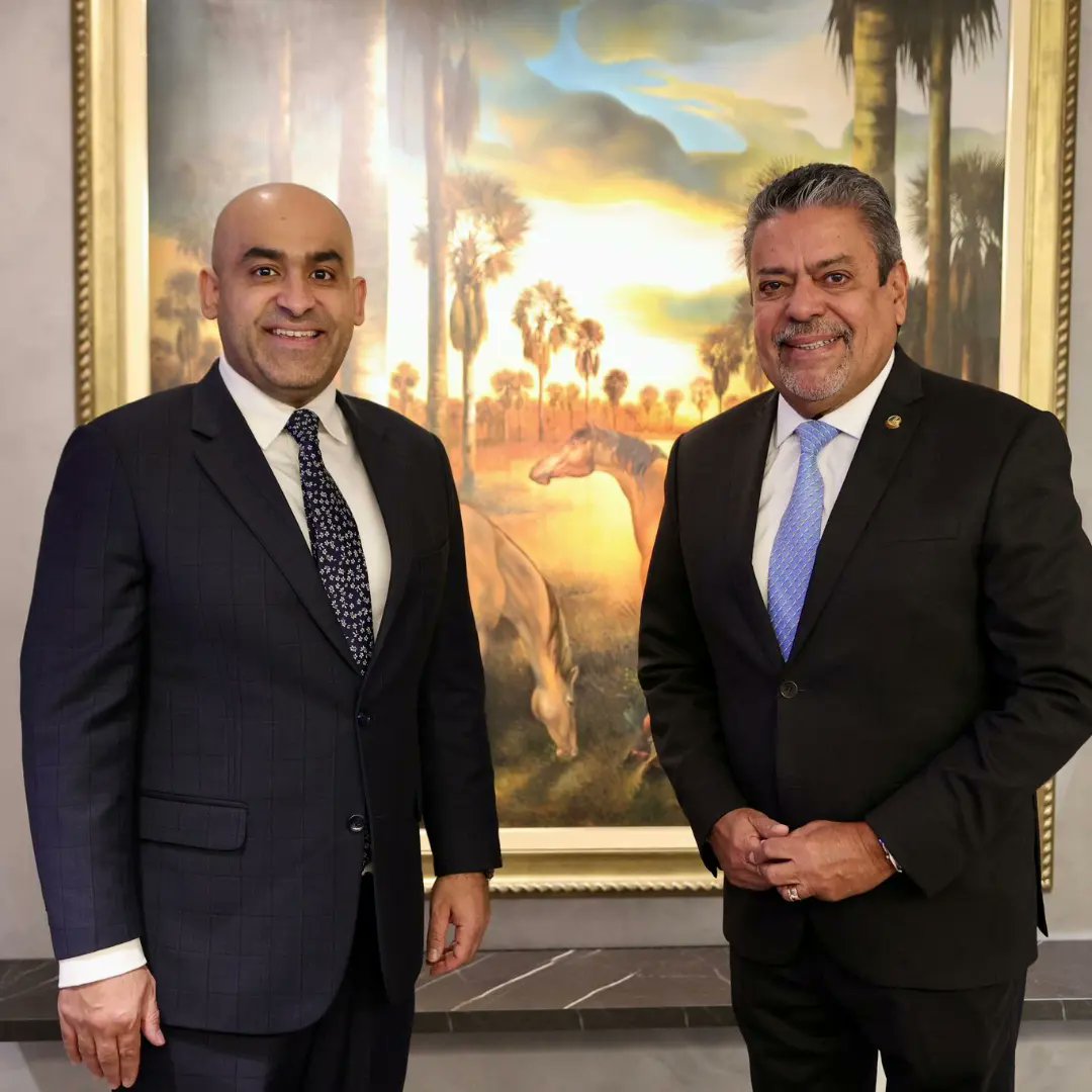 Sua Excelência o Embaixador Bader Abbas Alhelaibi Embaixador do Reino do Bahrein na República Federativa do Brasil reuniu-se com Sua Excelência o Senador Hiran Gonçalves Durante a reunião, foram discutidas formas de fortalecer a diplomacia parlamentar entre os dois países amigos