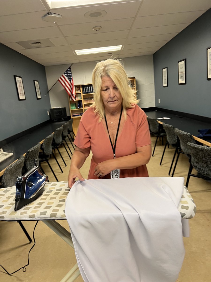 Ms. Dunn and Ms. O’brien getting ready for tonight’s academic hall of fame and underclassmen ceremony! They do it all!
