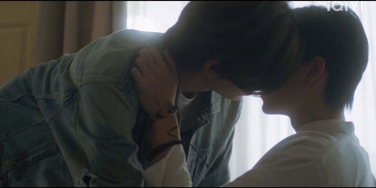 suxppw7's tweet photo. My fav phumpeem scene, it's just so beautifully romantic, the way peem tilts his head to kiss phum, and the way he grabbed his neck at the end to pull him, I'm obsessed 
https://t.co/3H32ccu4no