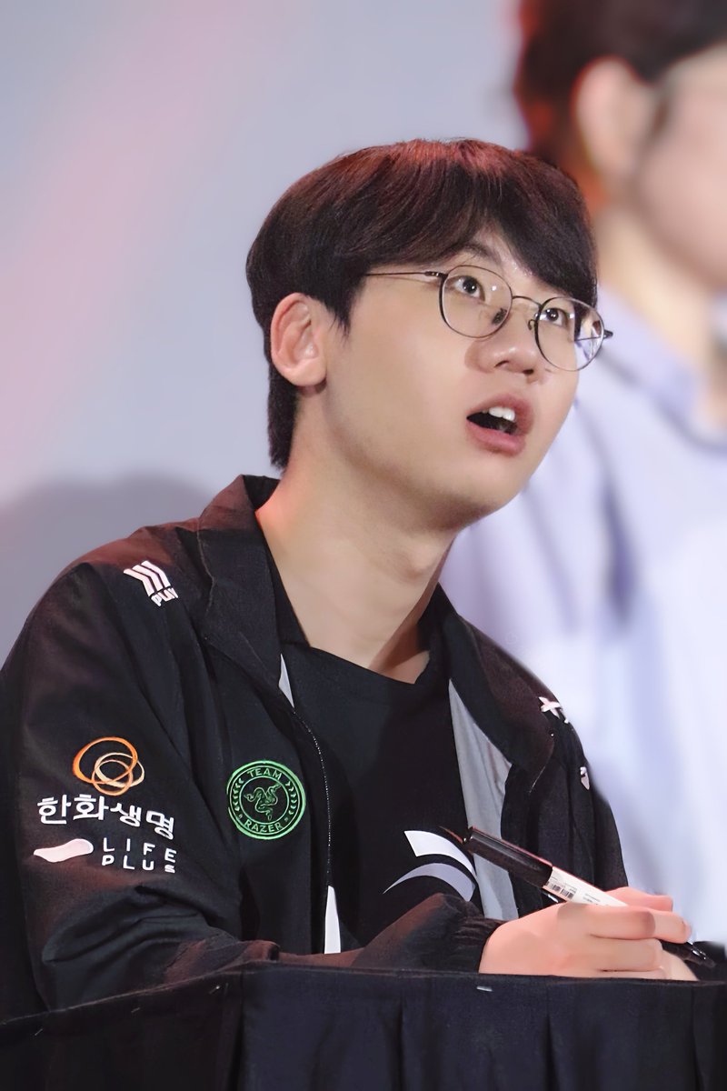 NN132310's tweet photo. Đàn ông đô la, đàn bà Doran đáng iu quá điiiiiiiiiiiiii 🧡
#LCK    #LCKVietnam #HLE #HLEGlobalFanFest 
@doran_choi @HLEofficial @lckvietnam https://t.co/G9exyciCYo