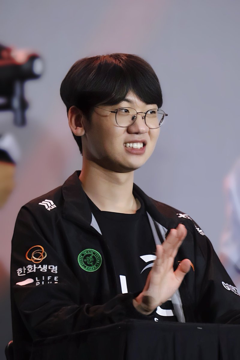 NN132310's tweet photo. Đàn ông đô la, đàn bà Doran đáng iu quá điiiiiiiiiiiiii 🧡
#LCK    #LCKVietnam #HLE #HLEGlobalFanFest 
@doran_choi @HLEofficial @lckvietnam https://t.co/G9exyciCYo