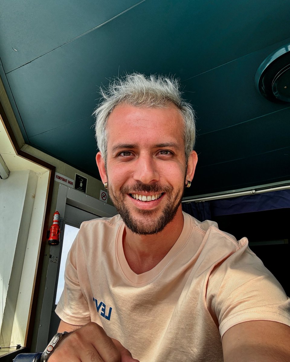 fatihgulsn's tweet image. Life is short. Smile when you still have teeth. #funquote