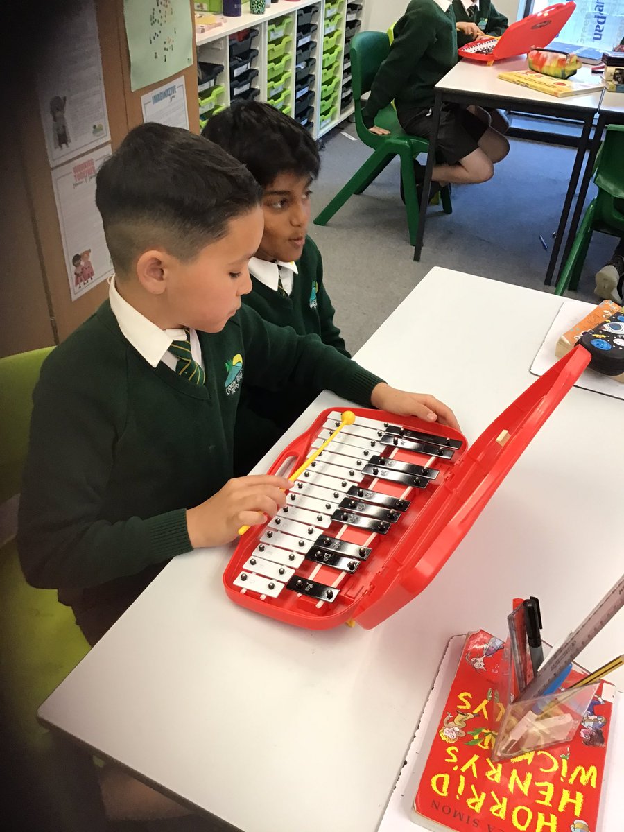GRPAMaple's tweet photo. Maple class enjoyed learning the notes to a new song on the glockenspiels today 🎶 https://t.co/kJ5F43ikbc