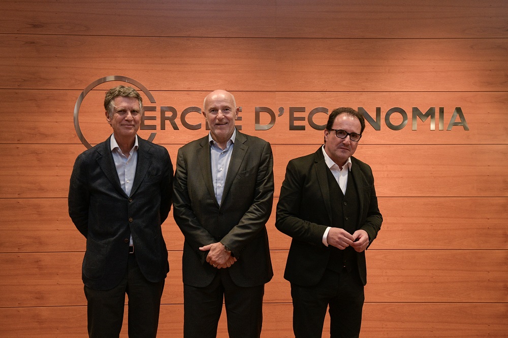 Cercle d'Economia (@cdeconomia) on Twitter photo 💡Et vas perdre la conversa d'ahir a la tarda al voltant del llibre de <a href="/carlosgraulara/">Carlos Grau</a> "El nuevo efecto wow" moderada per <a href="/Escamilla_David/">David Escamilla Imparato</a>? Una obra que es s'ofereix com una brúixola per innovar amb propòsit. Recupera-ho aquí 👉bit.ly/45dtEI8 💡Et vas perdre la conversa d'ahir a la tarda al voltant del llibre de <a href="/carlosgraulara/">Carlos Grau</a> "El nuevo efecto wow" moderada per <a href="/Escamilla_David/">David Escamilla Imparato</a>? Una obra que es s'ofereix com una brúixola per innovar amb propòsit. Recupera-ho aquí 👉bit.ly/45dtEI8
