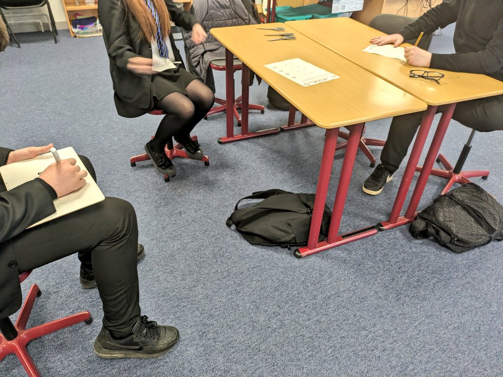 stmungo_library's tweet photo. At the manga club today: anime pictionary! โ๏ธ๐
#aninepictionary #mangaclub #libraryclub https://t.co/yCccyo4CBc