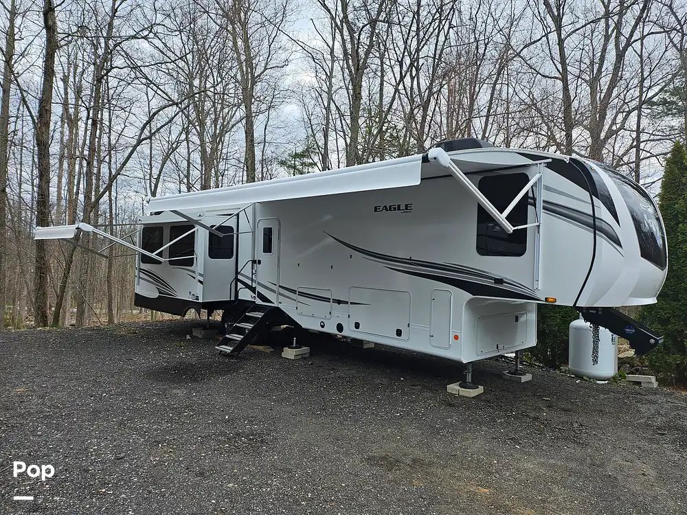 POPRVs's tweet image. Today's Featured Rig: 2021 Eagle 355MBQS for sale in Torrington, Connecticut @ $55k #letsjayco @jaycorvs

Text or call Frank at (860) 867-9126. dlvr.it/T7ssFJ
