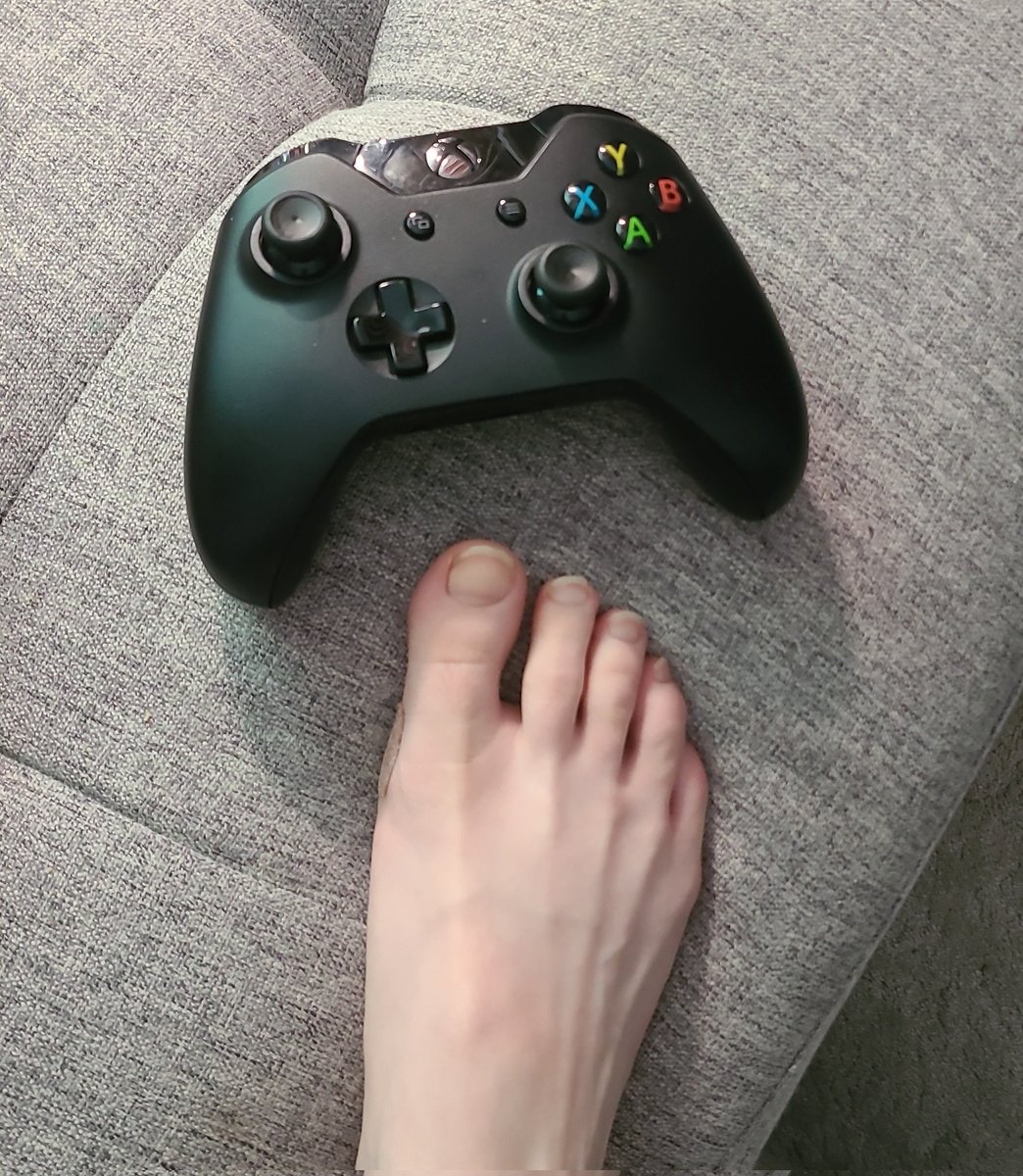 urfavoritepetgf's tweet photo. Cozy day off 💕🥰

▪️feet goddess footfetishnation footfetish feetworship feetpics feetporn toes rtslave rtslaves Findom finsub paypigs paypiggy findomuk humiliation paypig femdomme walletfuck cuckhold bratty Loser sub pig domme gamer gamergirl egirl▪️ https://t.co/8TcslJ5DWm