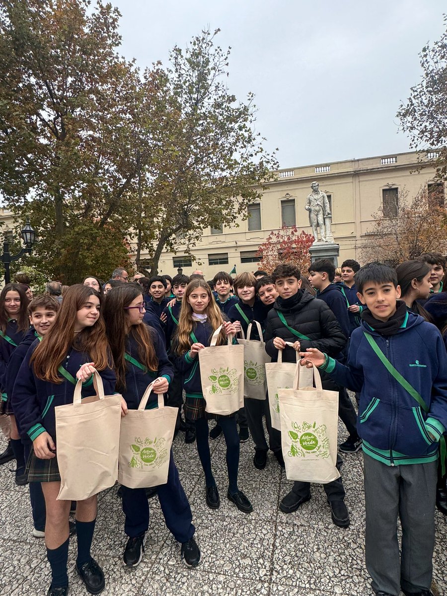 ¡Feliz Día del Ambiente! 🌍🌿 Hoy celebramos nuestro compromiso con el planeta y la importancia de cuidar nuestro entorno natural.

Cada pequeño gesto cuenta☀️

#DíaDelAmbiente #SemanaDelAmbiente #PergaminoVerde #Sostenibilidad #AcciónPorElClima