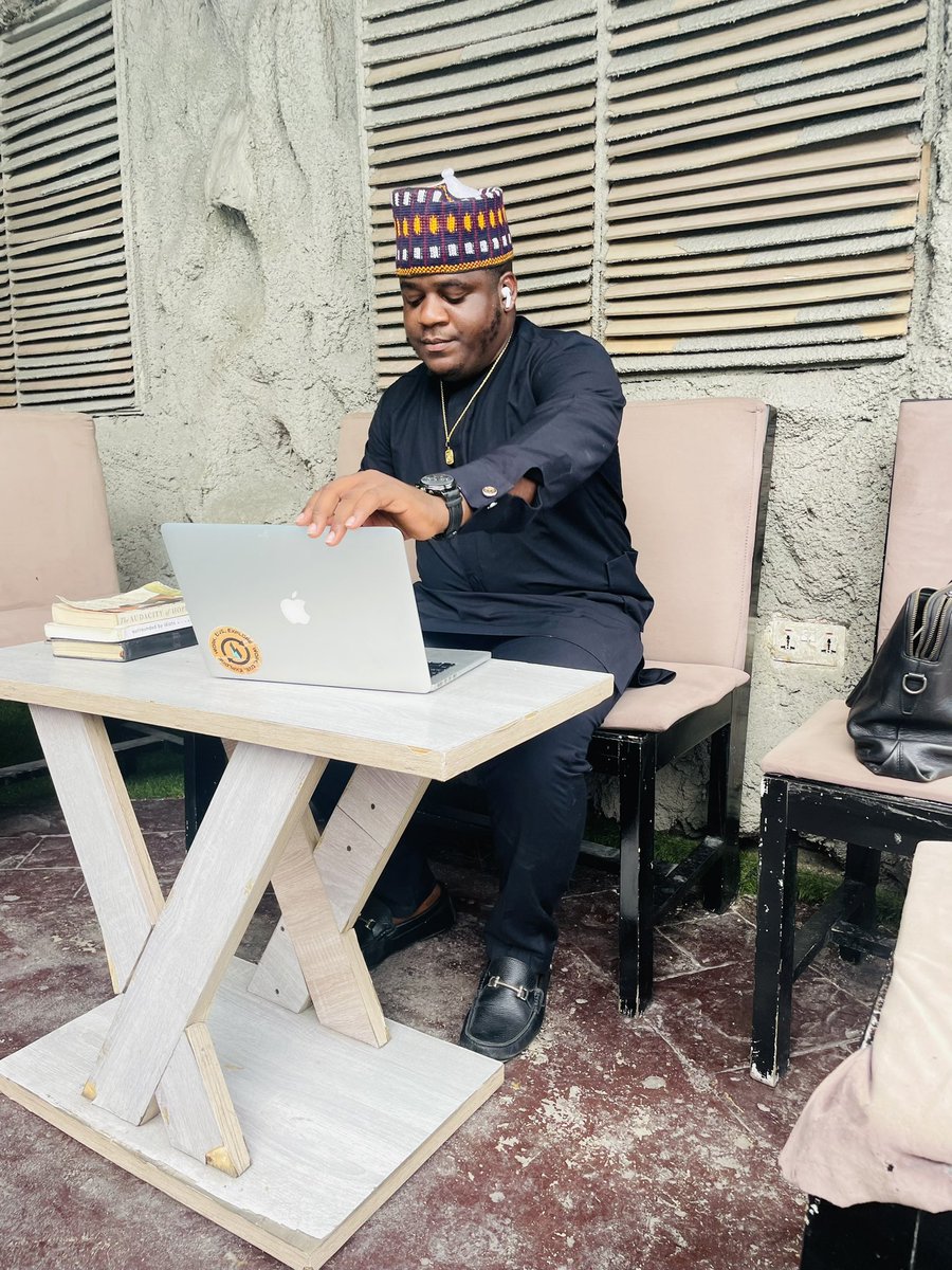 eboviwali's tweet photo. You must dream in billions if you come 10 ft around me. What you are seeing online is a joke!!

I am Ebovi Wali -aspiring billionaire, technology entrepreneur, culture architect, deep mind, music exec, business advisor, spiritual advisor, crypto philosopher

See you at the top 🌟 https://t.co/Es0cwiXOrC