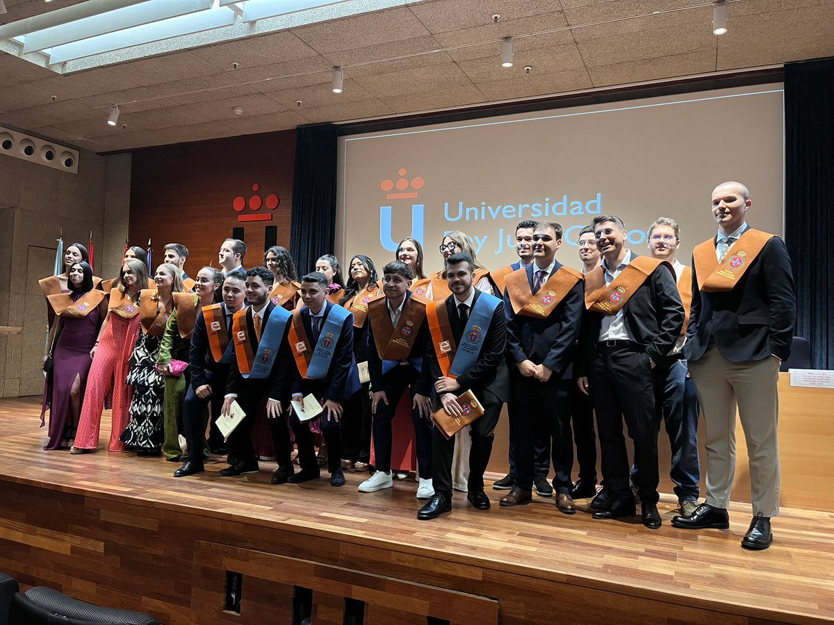 ISE_URJC's tweet photo. Felicidades a nuestros nuevos Ingenieros en Servicios! 👩🏻‍🎓👨🏻‍🎓@urjc @URJConline @URJCFCEE https://t.co/11j54R1XCL