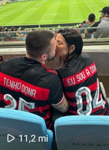 Vihconduru's tweet photo. Uma semana desse reels e o número de visualizações e, principalmente, compartilhamentos é oq mais impressiona 

É união das duas maiores instituições: fofoqueiros e amantes de futebol 😂❤️ https://t.co/r5eGbdfYdr