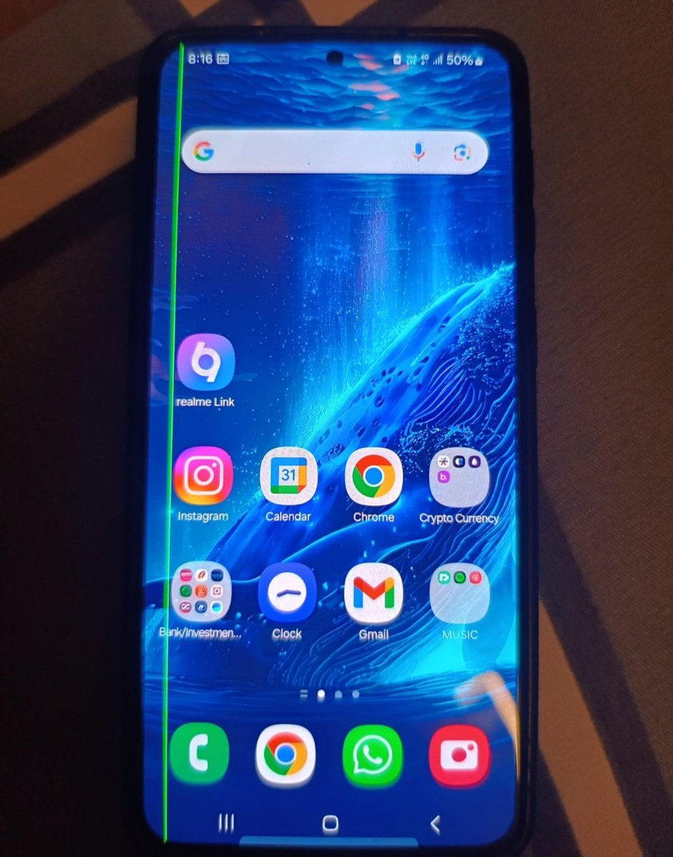 HarnishZ's tweet photo. @SamsungIndia @SamsungIndia @SamsungMobile I have already dme'd you the detailed issue,also just checked online - several Samsung mobile users facing this issue.
#BoycotSamsung #SamsungDisplayissues
#SamsungS21plusdisplayissue
#GreenLineSamsungphone https://t.co/er0i24tpa4