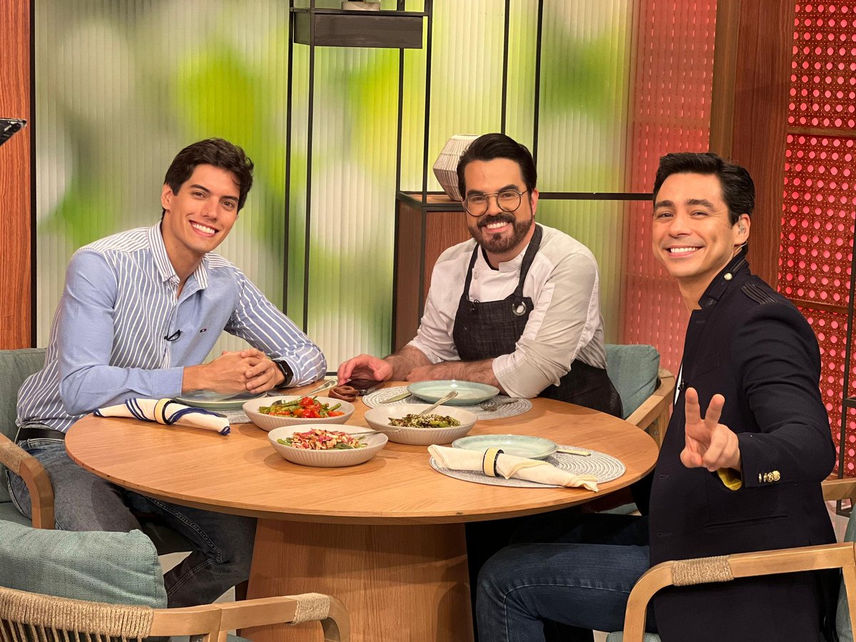 ¡Qué delicia 😋! <a href="/mariovbruno/">Mario Bruno</a> y <a href="/leoaldana/">Leo Aldana</a> disfrutaron de los platillos que preparó el chef <a href="/waltkovacs/">Walter Kovacs</a> 🤩 ¿Cuál de estas recetas te atreverías a preparar? Cuéntanos ⬇️ #PortadasAlDía #Venevision