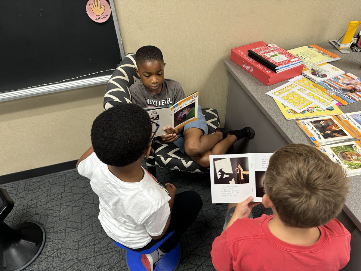 mrlmccarter's tweet photo. Sharing our morning writings, reading together, and practicing our Heggerty makes for a literacy-filled morning! I’m loving summer school at Chapel Glen with our CWE 2nd graders ☺️@educatorerickag #WeAreWayne https://t.co/YLj3ZENYTT