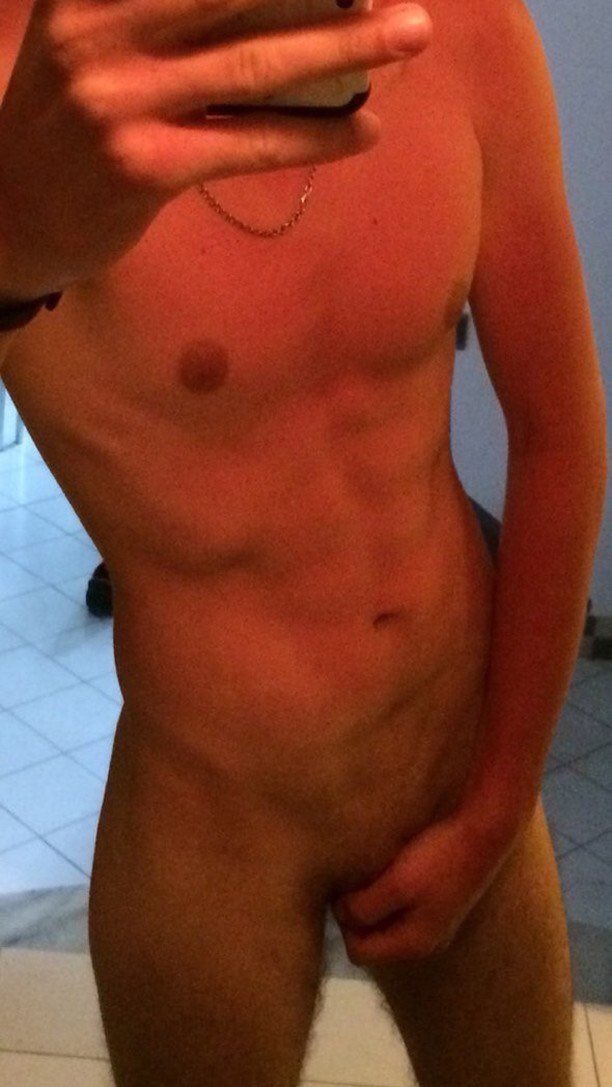 fun_teo's tweet photo. Drop “Hi” and I will send you nude pic https://t.co/cwAAnR3IFG