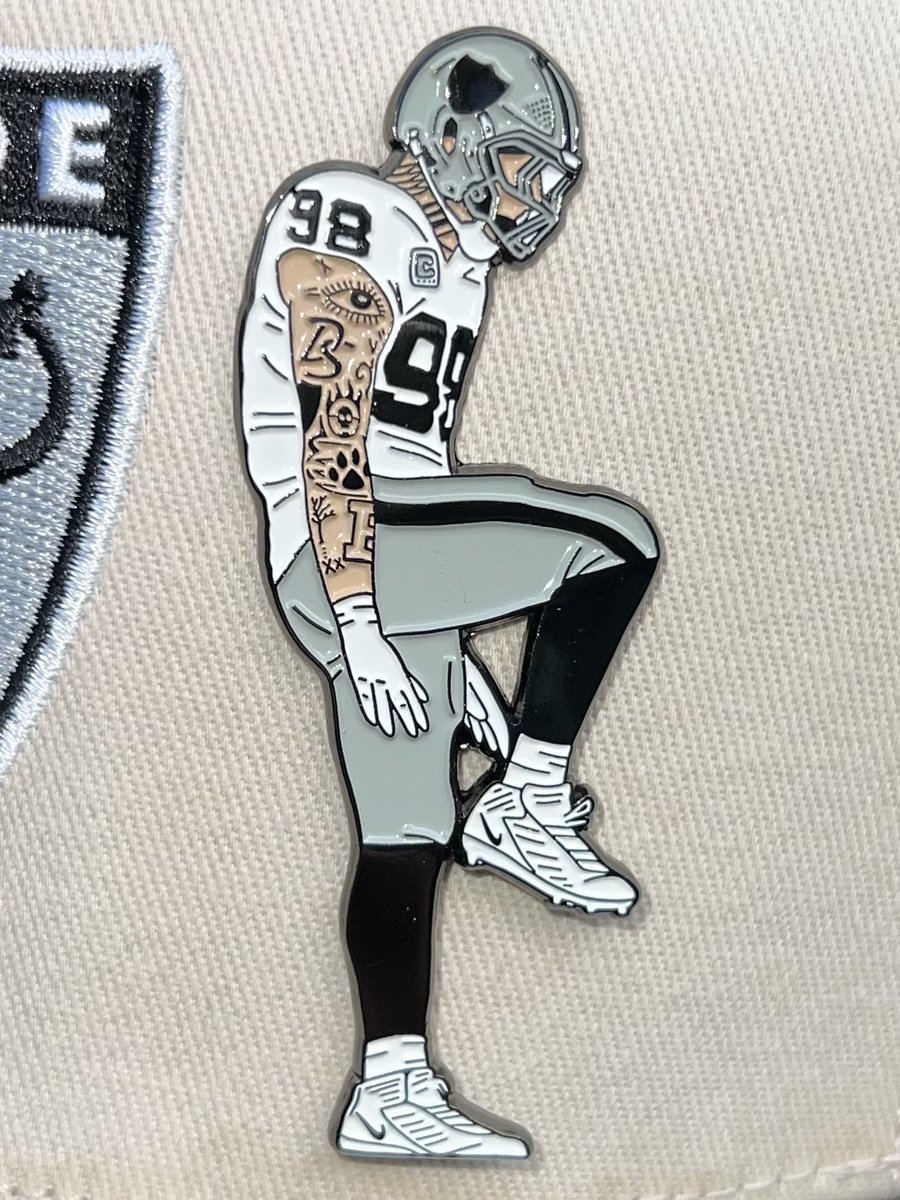 dscb_22's tweet photo. 3”Pins #MaxxCrosby #DavanteAdams #RaiderNation #DSCB https://t.co/j4dm3HdG8Q