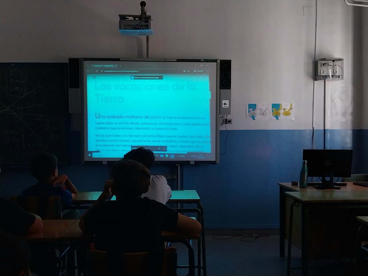 wonderqueens's tweet photo. La Tierra necesita vacaciones y nuestros grupos de expertos en medioambiente de 1° ESO van a elaborar un plan de recuperación. Hoy celebramos #DiaMedioAmbiente con lectura compartida y tormenta de ideas para nuestro proyecto final.
#VacacionesTierra #IESHeliche #BioGeo https://t.co/LT0YFGEx12