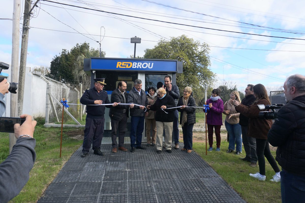 alelaf13's tweet photo. Celebramos la instalación del Cajero en Montes. Y saludamos el esfuerzo de todos aquellos involucrados en su colocación. La descentralizacion es el camino. https://t.co/qPkZFMxvFX