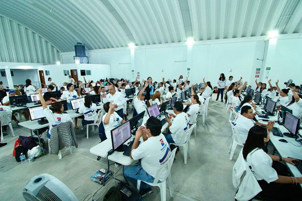 pedroluisnoble's tweet image. Este miércoles concluyen los cómputos de los 18 Consejos Distritales del @IEEHidalgo respecto a las #Elecciones2024 🗳️ del pasado 2 de junio en nuestra entidad. A petición del #OPLE, certifiqué la validación del #PREPHIDALGO2024 y la recepción de Paquetes Electorales a su sede.