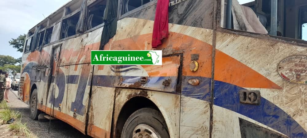 Africaguinee's tweet image. 🛑Beyla. Un #accident de la route fait 5 #morts, 49 #blessés à Bola. Les détails à lire sur Africaguinee.com 👇