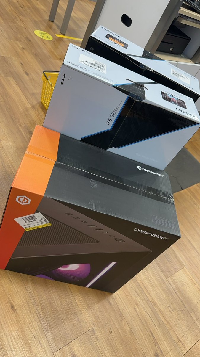 FLucky596's tweet photo. Stay tuned.👀 https://t.co/VNn1GTvwEc