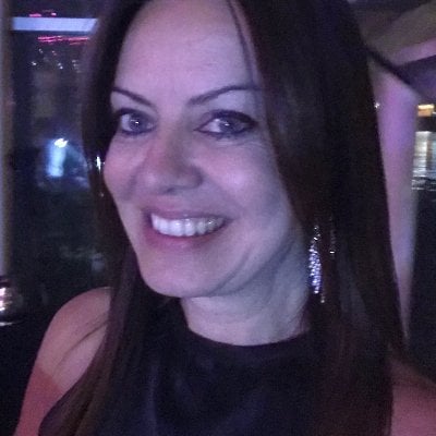 Italianoka's tweet photo. NUEVA DENUNCIA 
Petovello gastó $6700 millones en compra de aceite y lentejas.
¡La ruta del dinero P!! https://t.co/vw6QUE3BoV