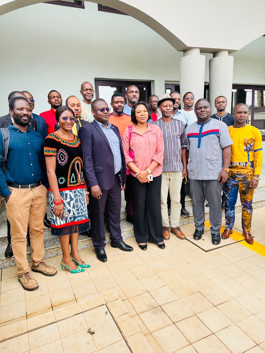 ElounaBoris's tweet photo. En cette journée mondiale de l'environnement #HoPiTResearch Group a organisé  un Workshop sur les stratégies de résilience des communautaires face aux catastrophes naturelles.💪🏾💪🏾
Étaient présent: #Whitecompany, #APC, #SENIMACOMPANY, #CUY, #CAY7, #ONUC, #OIADEMOS, #GREENHORIZON, https://t.co/8xnnSMHSWB
