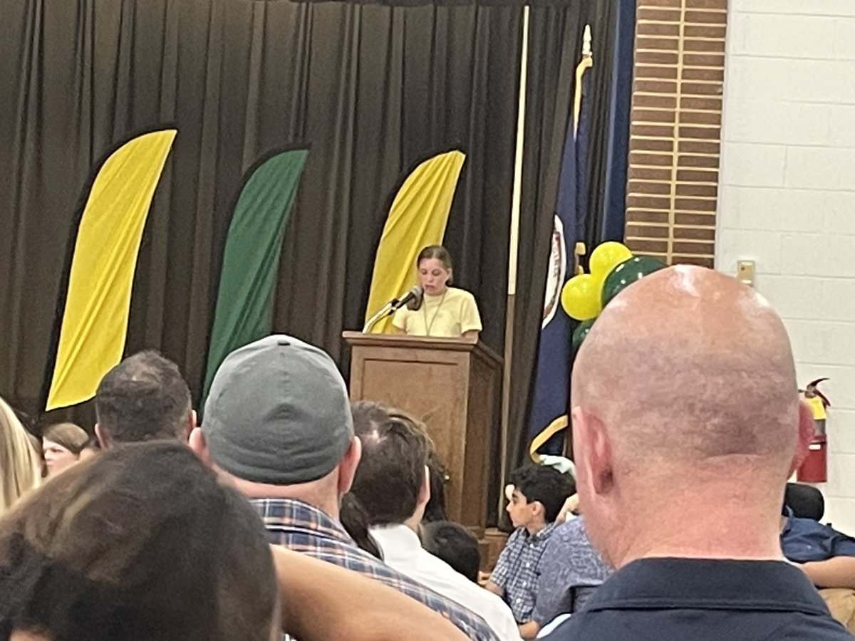 drk2f's tweet photo. Wonderful @HornetNews @k12albemarle @EngageACPS Step Up Ceremony! You can count on your friends, families, staff, and administration in ACPS working together supporting students to accomplish goals and realize dreams:) https://t.co/nN4Ft8OXmo