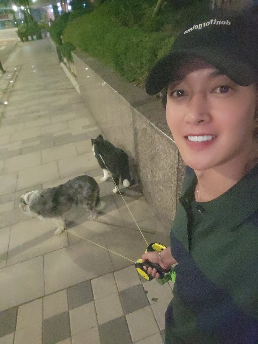 khj_heneciatwt's tweet photo. 이번 년에도 6월 6일이 찾아왔습니다. 나라를 위해 헌신한 분들을 위한 날이지만 또한 38년 전에는 같은 날 잠실의 한 병원에서 작은 아이가 태어난 날이기도 하네요.
축하해 주시는 팬분들도 너무 감사하고, 이왕 축하해 주시는 마음을 더해서 나라를 위해.. 헌신하신 분들 위해.. 잠시 묵념의 시간도 부탁드립니다.
